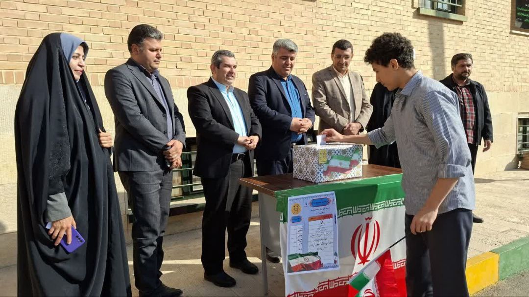 تمرین مسئولیت‌پذیری از پشت نیمکت‌ها آغاز می‌شود